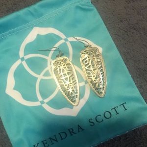 Kendra Scott Gold arrowhead earrings